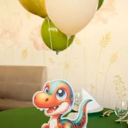 Figurina dragon alb cu rosu la La Mami Acasa