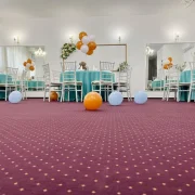 Decor de botez cu baloane portocalii La Mami Acasa