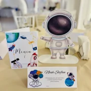 Decor astronaut cu carduri personalizate la La Mami Acasa