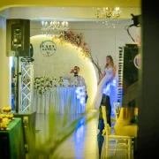 Masă festivă cu decor floral – La Mami Acasă