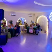 Decor cu lumină ambientală – La Mami Acasă