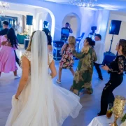 Ring de dans - salon La Mami Acasă.