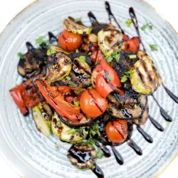 Legume proaspete la gratar, servite cald, stil restaurant La Mami Acasa